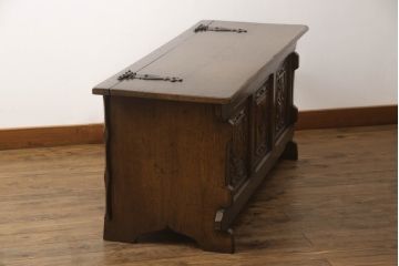 イギリスビンテージ　オーク材　アンティーク調　ベンチ収納　凝った彫刻と深みのある色合いが素敵なベンチ収納(ブランケットボックス、コファ、ベンチチェスト、ヴィンテージ)(R-061377)