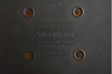 中古　飛騨産業　キツツキ　穂高シリーズ　シックでエレガントな雰囲気ただよう1人掛けソファ(アームチェア、一人掛け)(R-061382)