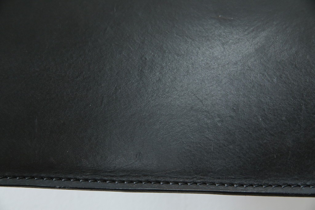 中古　希少品　イタリア　ザノッタ(zanotta)　TONIETTA(トニエッタ)シリーズ　本革　優雅なフォルムが魅力的なレザーチェア　定価約17万円　(R-061386)