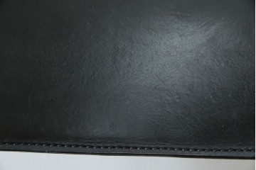 中古　希少品　イタリア　ザノッタ(zanotta)　TONIETTA(トニエッタ)シリーズ　本革　優雅なフォルムが魅力的なレザーチェア　定価約17万円　(R-061386)