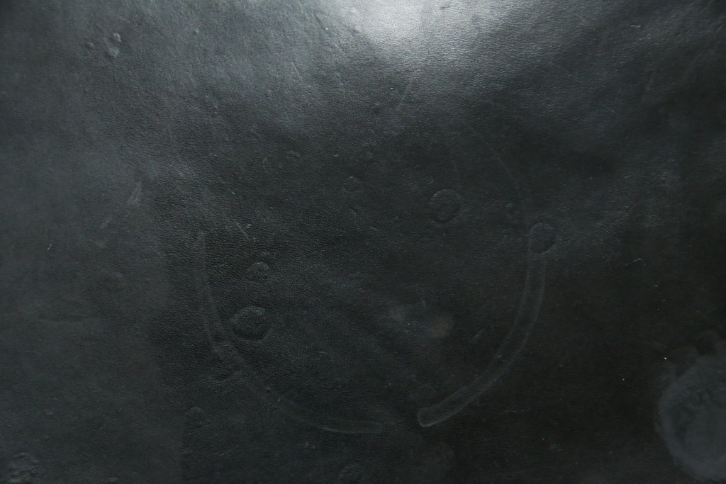 中古　希少品　イタリア　ザノッタ(zanotta)　TONIETTA(トニエッタ)シリーズ　本革　優雅なフォルムが魅力的なレザーチェア　定価約17万円　(R-061386)