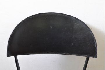 中古　希少品　イタリア　ザノッタ(zanotta)　TONIETTA(トニエッタ)シリーズ　本革　優雅なフォルムが魅力的なレザーチェア(ダイニングチェア、イス、椅子)(定価約17万円)(R-061386)