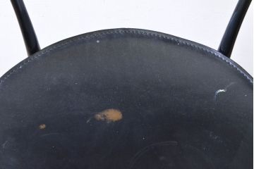 中古　希少品　イタリア　ザノッタ(zanotta)　TONIETTA(トニエッタ)シリーズ　本革　優雅なフォルムが魅力的なレザーチェア(ダイニングチェア、イス、椅子)(定価約17万円)(R-061386)