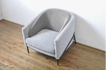 中古　イタリア　ミノッティ(Minotti)　フィルノワール(FIL NOIR)　洗練されたシルエットが美しいアームチェア(定価約70万円)(一人掛けソファ、1人掛け、イス)(R-061394)