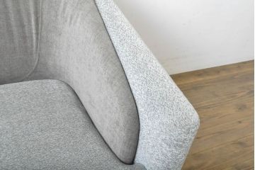 中古　イタリア　ミノッティ(Minotti)　フィルノワール(FIL NOIR)　洗練されたシルエットが美しいアームチェア(定価約70万円)(一人掛けソファ、1人掛け、イス)(R-061394)