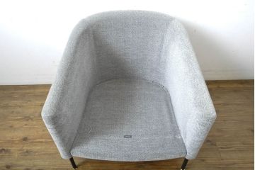中古　イタリア　ミノッティ(Minotti)　フィルノワール(FIL NOIR)　洗練されたシルエットが美しいアームチェア(定価約70万円)(一人掛けソファ、1人掛け、イス)(R-061394)