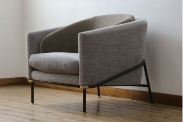 中古　イタリア　ミノッティ(Minotti)　フィルノワール(FIL NOIR)　洗練されたシルエットが美しいアームチェア(定価約70万円)(一人掛けソファ、1人掛け、イス)(R-061395)