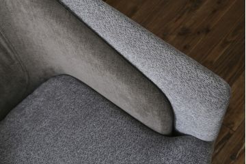中古　イタリア　ミノッティ(Minotti)　フィルノワール(FIL NOIR)　洗練されたシルエットが美しいアームチェア(定価約70万円)(一人掛けソファ、1人掛け、イス)(R-061395)