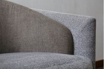 中古　イタリア　ミノッティ(Minotti)　フィルノワール(FIL NOIR)　洗練されたシルエットが美しいアームチェア(定価約70万円)(一人掛けソファ、1人掛け、イス)(R-061395)