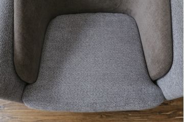 中古　イタリア　ミノッティ(Minotti)　フィルノワール(FIL NOIR)　洗練されたシルエットが美しいアームチェア(定価約70万円)(一人掛けソファ、1人掛け、イス)(R-061395)