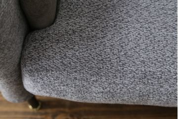 中古　イタリア　ミノッティ(Minotti)　フィルノワール(FIL NOIR)　洗練されたシルエットが美しいアームチェア(定価約70万円)(一人掛けソファ、1人掛け、イス)(R-061395)