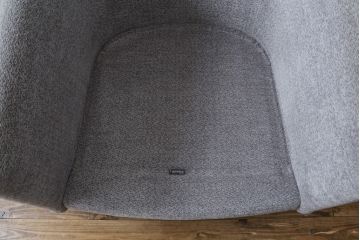 中古　イタリア　ミノッティ(Minotti)　フィルノワール(FIL NOIR)　洗練されたシルエットが美しいアームチェア(定価約70万円)(一人掛けソファ、1人掛け、イス)(R-061395)