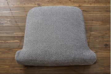 中古　イタリア　ミノッティ(Minotti)　フィルノワール(FIL NOIR)　洗練されたシルエットが美しいアームチェア(定価約70万円)(一人掛けソファ、1人掛け、イス)(R-061395)