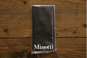 中古　イタリア　ミノッティ(Minotti)　フィルノワール(FIL NOIR)　洗練されたシルエットが美しいアームチェア(定価約70万円)(一人掛けソファ、1人掛け、イス)(R-061395)