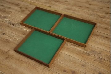デンマークビンテージ　チーク材　北欧テイストの部屋づくりにぴったり!!木の温もり感じさせる洗練されたフォルムのサイドボード(サイドキャビネット、収納棚、戸棚、ヴィンテージ)(R-061398)