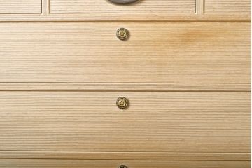 中古　東京の伝統工芸　桐の名門相徳(あいとく)　桐箪笥　引き出しの透かしの意匠が粋なチェスト(並厚、桐たんす、引き出し、着物箪笥、衣装箪笥、和タンス)(R-061405)