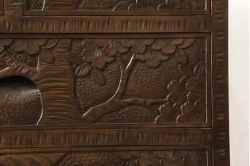 中古　軽井沢彫り　満開の桜の彫刻が見事なチェスト(和たんす、引き出し、衣装箪笥、整理箪笥、サイドチェスト)(R-061406)