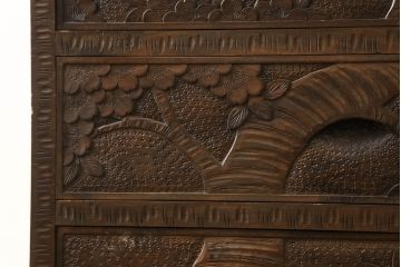 中古　軽井沢彫り　満開の桜の彫刻が見事なチェスト(和たんす、引き出し、衣装箪笥、整理箪笥、サイドチェスト)(R-061406)
