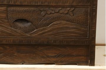 中古　軽井沢彫り　満開の桜の彫刻が見事なチェスト(和たんす、引き出し、衣装箪笥、整理箪笥、サイドチェスト)(R-061406)