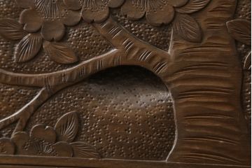 中古　軽井沢彫り　満開の桜の彫刻が見事なチェスト(和たんす、引き出し、衣装箪笥、整理箪笥、サイドチェスト)(R-061406)