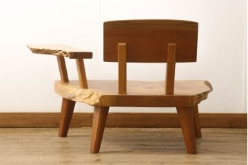 中古　国産　手造り工芸家具　総欅(ケヤキ)材　木のぬくもり感じる個性的なアームチェア(木製チェア、椅子、イス、高座椅子、安楽椅子、板座チェア)(R-061407)