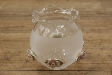 中古　美品　イタリア　カポディモンテ　ロココ　花瓶のようなガラスシェードが可愛らしい磁器製ウォールランプ(ウォールライト、壁掛け照明、壁付け照明)(R-061415)