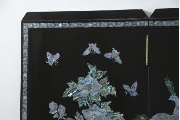 中古　美品　ラデン細工　孔雀の美しい翼が描かれた折り畳み衝立て(つい立て、パーテーション、折りたたみ)(R-061418)