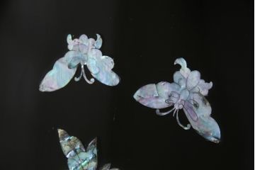 中古　美品　ラデン細工　孔雀の美しい翼が描かれた折り畳み衝立て(つい立て、パーテーション、折りたたみ)(R-061418)