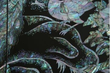中古　美品　ラデン細工　孔雀の美しい翼が描かれた折り畳み衝立て(つい立て、パーテーション、折りたたみ)(R-061418)