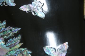中古　美品　ラデン細工　孔雀の美しい翼が描かれた折り畳み衝立て(つい立て、パーテーション、折りたたみ)(R-061418)