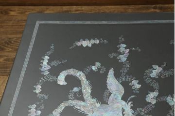 中古　韓国民芸家具　華やかな螺鈿(ラデン)細工が目を惹く座卓(ローテーブル、センターテーブル)(R-061419)