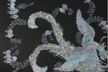 中古　韓国民芸家具　華やかな螺鈿(ラデン)細工が目を惹く座卓(ローテーブル、センターテーブル)(R-061419)