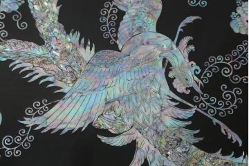 中古　韓国民芸家具　華やかな螺鈿(ラデン)細工が目を惹く座卓(ローテーブル、センターテーブル)(R-061419)