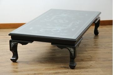 中古　韓国民芸家具　華やかな螺鈿(ラデン)細工が目を惹く座卓(ローテーブル、センターテーブル)(R-061419)