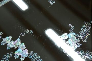 中古　韓国民芸家具　華やかな螺鈿(ラデン)細工が目を惹く座卓(ローテーブル、センターテーブル)(R-061419)