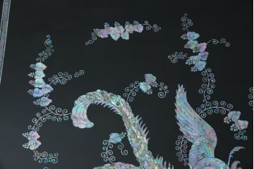 中古　韓国民芸家具　華やかな螺鈿(ラデン)細工が目を惹く座卓(ローテーブル、センターテーブル)(R-061419)