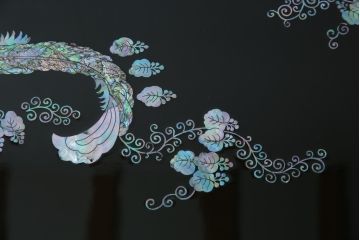 中古　韓国民芸家具　華やかな螺鈿(ラデン)細工が目を惹く座卓(ローテーブル、センターテーブル)(R-061419)