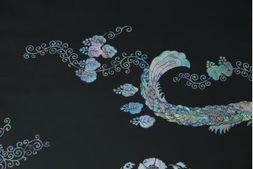 中古　韓国民芸家具　華やかな螺鈿(ラデン)細工が目を惹く座卓(ローテーブル、センターテーブル)(R-061419)