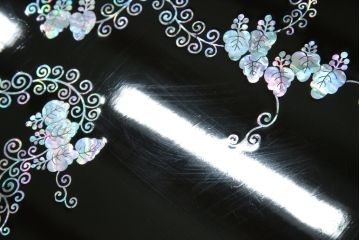 中古　韓国民芸家具　華やかな螺鈿(ラデン)細工が目を惹く座卓(ローテーブル、センターテーブル)(R-061419)