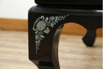 中古　韓国民芸家具　華やかな螺鈿(ラデン)細工が目を惹く座卓(ローテーブル、センターテーブル)(R-061419)