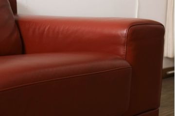 中古　Domicil(ドミシール)　DM-5132　本革　直線的なデザインがスタイリッシュなレザー2人掛けソファ(二人掛け、2.5人掛け、3人掛け、2P)(定価約54万円)(R-061421)