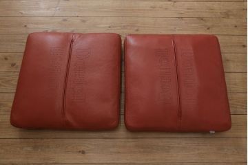 中古　Domicil(ドミシール)　DM-5132　本革　直線的なデザインがスタイリッシュなレザー2人掛けソファ(二人掛け、2.5人掛け、3人掛け、2P)(定価約54万円)(R-061421)