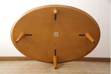 中古　美品　arflex(アルフレックス)　NEW STATION(ニューステーション)　オーバル型　ナチュラルテイストに合うシンプルなダイニングテーブル(6人掛け、4人掛け、食卓、丸テーブル、ラウンドテーブル)(定価約28万円)(R-061422)