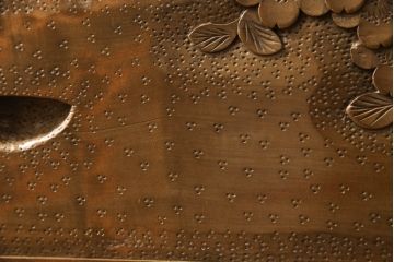 中古　美品　軽井沢彫り　凝った彫刻が美しく和室にも洋室にも合うのが嬉しい収納付きライティングビューロー(簿記机、ワークデスク、在宅用、在宅ワーク用、引き出し、サイドチェスト)(R-061426)