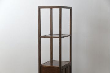 中古　タモ材　国産　職人手造り　工芸家具　アジアンテイストや和モダンのお部屋におすすめの朝鮮型飾り棚(収納棚、ディスプレイ棚)(R-061429)