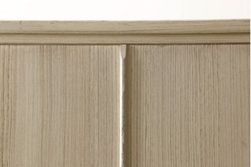 中古　梅の図柄の金具がかわいらしい加茂総桐箪笥(胴丸、総桐たんす、着物箪笥、衣装箪笥、和タンス、引き出し)(定価約160万円)(R-061431)