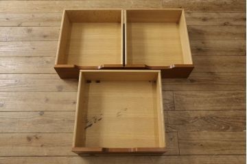 中古　DREXEL HERITAGE(ドレクセルヘリテイジ)　Touraine(ツーレイン)　流れるような曲線が美しいワードローブ(洋服タンス)(R-061432)