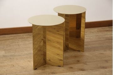中古　美品　ヘイ(HAY)　スリットハイ(Slit High)　洗練されたデザインが魅力的なサイドテーブル2台セット(ラウンドテーブル、コーヒーテーブル、丸テーブル)(2個定価 約16万6千円)(R-061439)