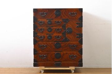 中古　美品　岩谷堂箪笥　波打つ様な杢目と重厚感ある金具が趣ある和箪笥(衣装箪笥、民芸箪笥、収納箪笥、整理箪笥、チェスト、引き出し)(R-061443)