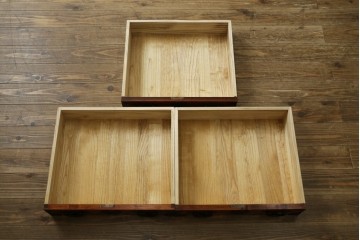中古　美品　岩谷堂箪笥　波打つ様な杢目と重厚感ある金具が趣ある和箪笥　(R-061443)